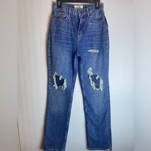 We the free 28 true blue women jeans made in Turkey. Distressed at knee.